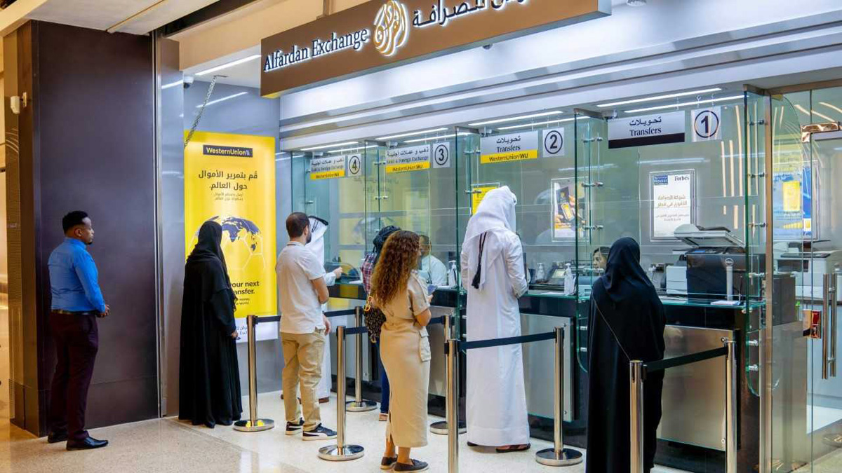 30% زيادة في تحويلات المقيمين في قطر خلال شهر رمضان