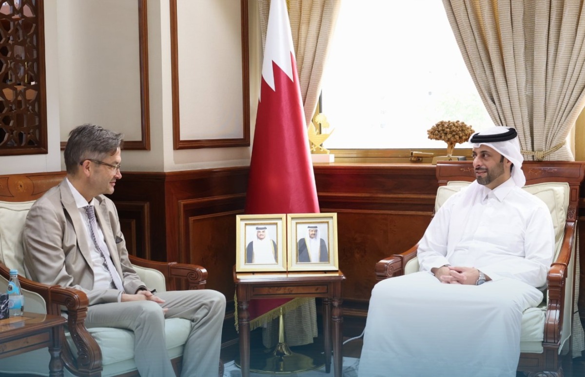 وزير البلدية يجتمع مع السفير الألماني لدى الدولة