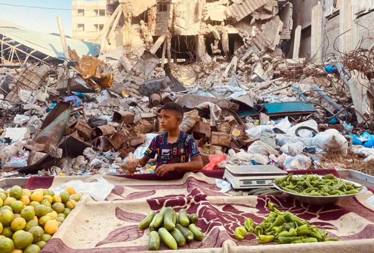 إغلاق المعابر يرفع الأسعار في غزة ويعمق تراجع القدرة الشرائية