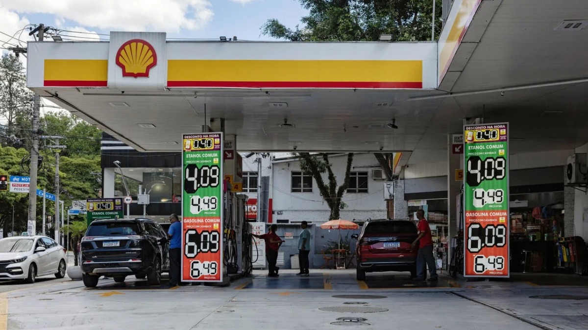 Brazil prolongs fuel aid and adds diesel subsidy